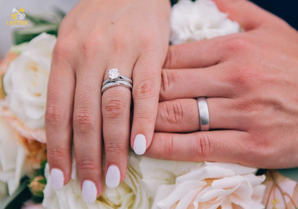 Ý nghĩa đeo nhẫn các ngón tay cho nữ